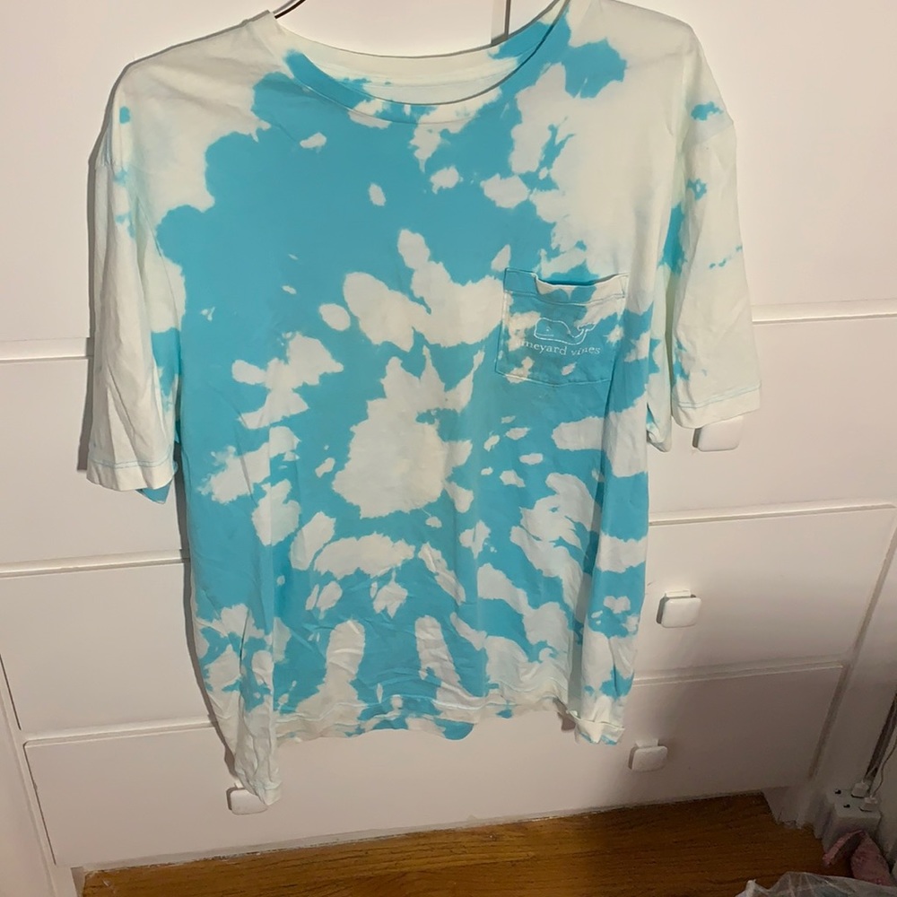 HAND BLEECH DYED VINEYARD VINES TOP